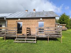 Terasa apartmánů č. 6 a 7 s výhledem na rybník